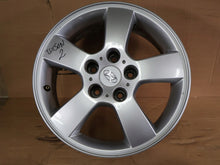 Load image into Gallery viewer, 1x Alufelge 16 Zoll 6.5" 5x114.3 46ET Glanz Silber 52910-2E300 Hyundai Tucson FEL6965081426nw