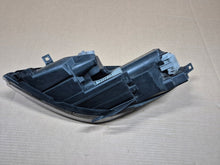 Laden Sie das Bild in den Galerie-Viewer, Frontscheinwerfer Mitsubishi Colt VI I 8301B368 FALSE Scheinwerfer Headlight SCH9276359775vw