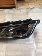 Laden Sie das Bild in den Galerie-Viewer, Frontscheinwerfer Skoda Octavia IV 5E4941015A Links Scheinwerfer Headlight SCH6347439451yy