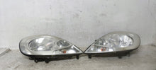 Laden Sie das Bild in den Galerie-Viewer, Frontscheinwerfer Renault 938598830 83859829 Halogen Ein Satz Headlight