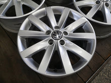 Laden Sie das Bild in den Galerie-Viewer, 4x Alufelge 17 Zoll 7.0" 5x112 54ET Glanz Silber 5K0601025F VW I Rim Wheel FEL6836662159io