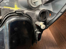 Load image into Gallery viewer, Frontscheinwerfer Mercedes-Benz Sprinter 24738200 Rechts Scheinwerfer Headlight SCH6757312974hr