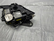 Laden Sie das Bild in den Galerie-Viewer, Frontscheinwerfer Maserati Quattroporte I 670001624 Rechts Headlight SCH1076373135es