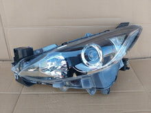 Laden Sie das Bild in den Galerie-Viewer, Frontscheinwerfer Mazda III BHT451040 Halogen Links Scheinwerfer Headlight SCH2478347124ue
