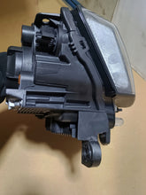 Laden Sie das Bild in den Galerie-Viewer, Frontscheinwerfer Jeep Grand Cherokee 68266656AJ Xenon Rechts Headlight SCH5433676349vr