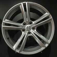 Laden Sie das Bild in den Galerie-Viewer, 1x Alufelge 18 Zoll 8.0" 5x108 42ET Glanz 31362839 Volvo Rim Wheel FEL7086836963so