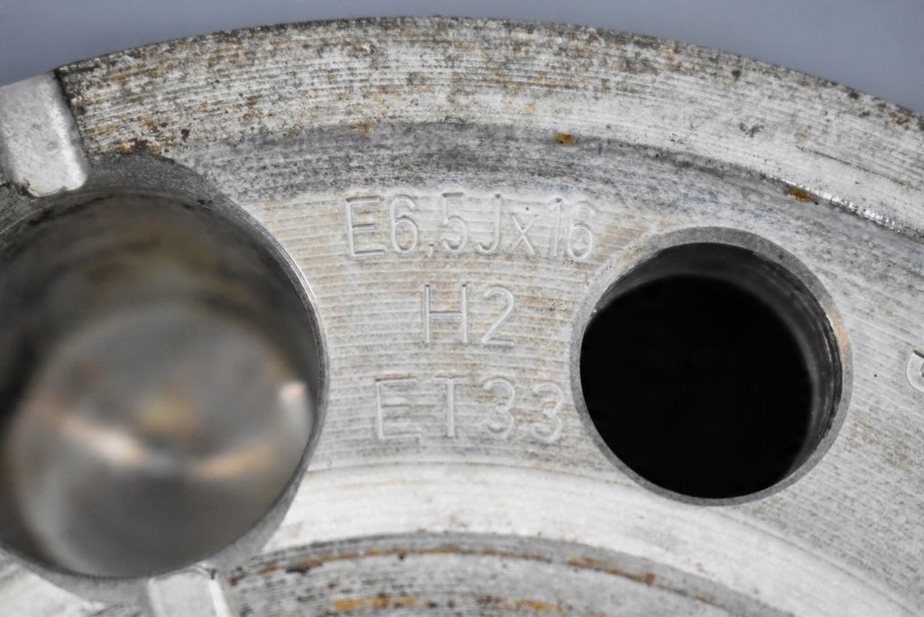 1x Alufelge 16 Zoll 6.5" 5x112 33ET 8U0601025Q 8U0601025 MA-DAR81 Audi Q3