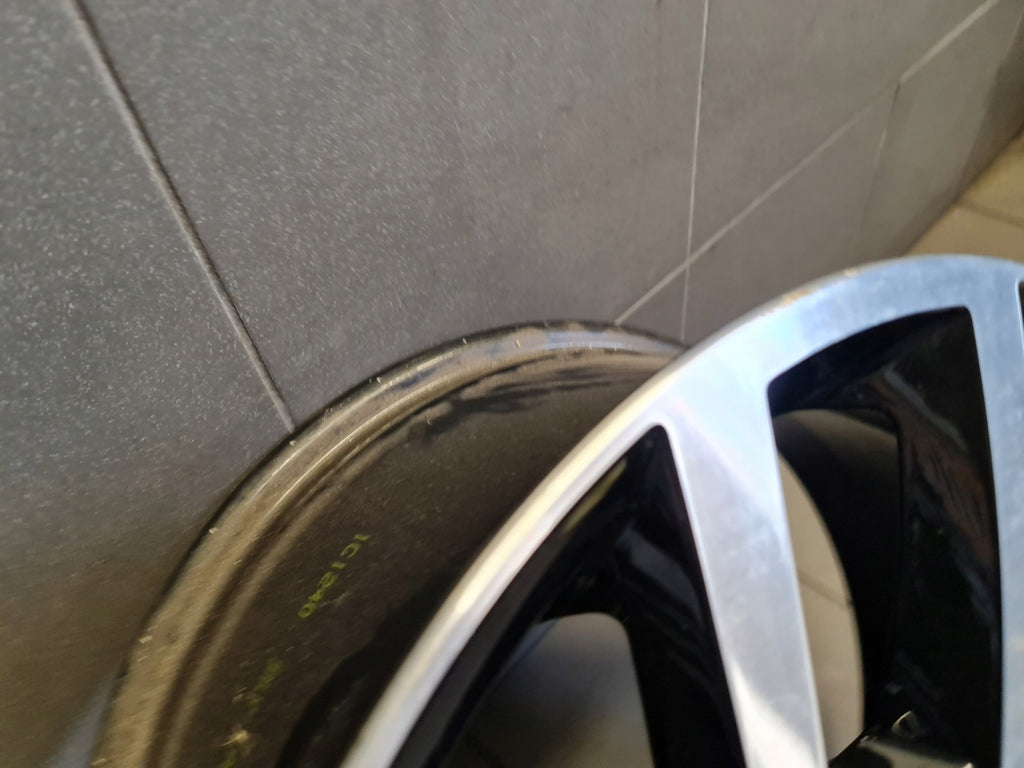 1x Alufelge 18 Zoll 7.5" 5x112 51ET Glanz Silber 5G0601025CP VW Golf Vii FEL6396950982hn