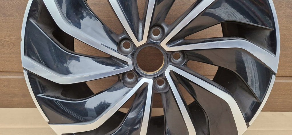 1x Alufelge 17 Zoll 7.5" 5x112 5H0601025R VW Golf Viii Rim Wheel FEL4844444140wv