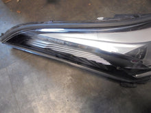 Laden Sie das Bild in den Galerie-Viewer, Frontscheinwerfer Toyota C-Hr Chr 81110-F4071-00 LED Rechts oder Links