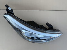 Laden Sie das Bild in den Galerie-Viewer, Frontscheinwerfer Hyundai I20 II 92102C8000 01047099900010R009GBLX Rechts SCH1728870663tw