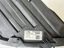 Laden Sie das Bild in den Galerie-Viewer, Frontscheinwerfer Mercedes-Benz Sprinter 9109060100 Rechts Headlight