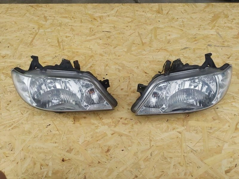 Frontscheinwerfer Mazda 323 Ein Satz Scheinwerfer Headlight SCH6978139303fu