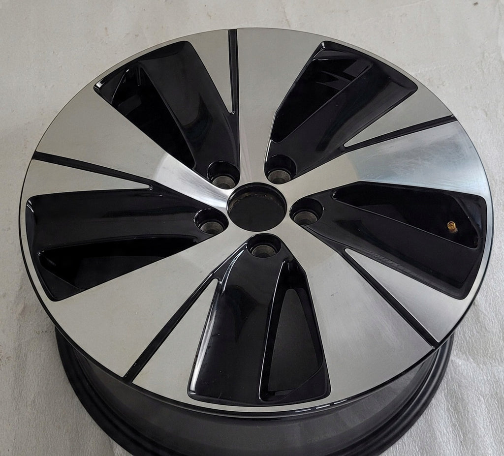 1x Alufelge 18 Zoll 7.5" 5x108 50 5ET 31680403 Volvo Xc60 Ii Rim Wheel