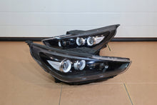 Laden Sie das Bild in den Galerie-Viewer, Frontscheinwerfer Hyundai I30 III G4921-21060 G4922-21050 LED Rechts oder Links