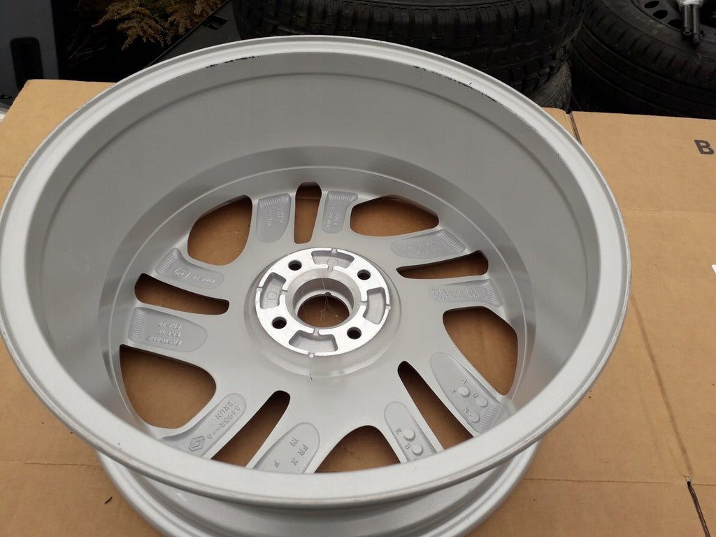 1x Alufelge 17 Zoll 6.5" 4x100 40ET Glanz Silber 403008829 Renault Captur FEL8297805881yw