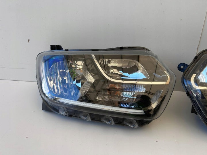 Frontscheinwerfer Dacia Duster 260101133R 260609367R Ein Satz Headlight SCH6858732990pe