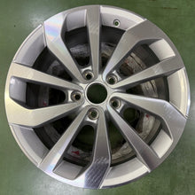Load image into Gallery viewer, 1x Alufelge 17 Zoll 7.0" 5x112 45ET Glanz Silber 2GA601025AC VW T-Roc Rim Wheel FEL4983111678de