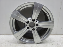 Laden Sie das Bild in den Galerie-Viewer, 1x Alufelge 17 Zoll 8.0" 5x112 49 5ET A2064014600 Mercedes-Benz W206 Rim Wheel FEL3945158229bu