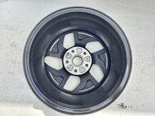 Laden Sie das Bild in den Galerie-Viewer, 1x Alufelge 16 Zoll 6.5&quot; 5x112 46ET Glanz Silber 5E0601025 Skoda Octavia Iii
