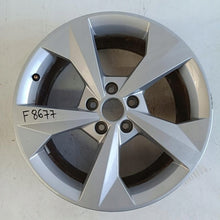 Laden Sie das Bild in den Galerie-Viewer, 1x Alufelge 18 Zoll 8.0" 5x112 46ET Glanz Silber 8Y0601025J Audi A3 Rim Wheel FEL5284766732om