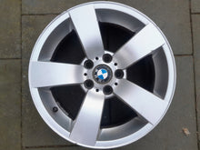 Load image into Gallery viewer, 1x Alufelge 17 Zoll 8.0" 5x120 20ET Glanz Schwarz 6760615 BMW 5 E60 E61 FEL7539278201uz