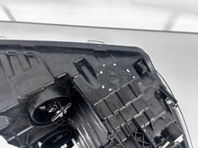 Load image into Gallery viewer, Frontscheinwerfer VW Crafter 7C1941005A Ein Stück (Rechts oder Links) Headlight SCH2867623030vy