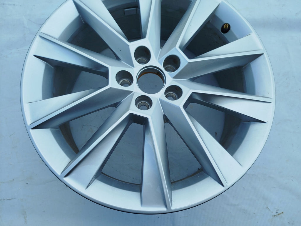 1x Alufelge 17 Zoll 7.0" 5x100 46ET Glanz Silber 5JJ601025 Mg Rapid Rim Wheel