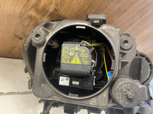 Laden Sie das Bild in den Galerie-Viewer, Frontscheinwerfer Mercedes-Benz W164 Xenon Links Scheinwerfer Headlight SCH1266061725cd