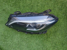 Laden Sie das Bild in den Galerie-Viewer, Frontscheinwerfer Mercedes-Benz W176 A1769068900 LED Links Headlight SCH2868922860tf