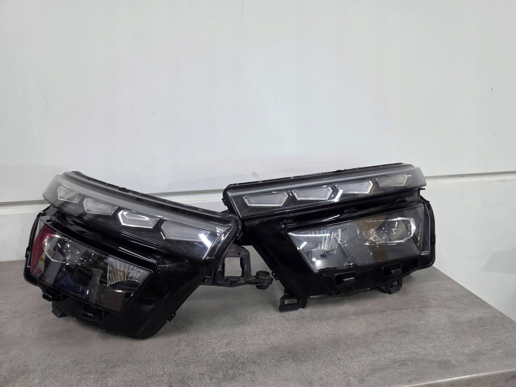 Frontscheinwerfer Skoda Kamiq 0021377709 658941015B Ein Satz Headlight SCH2896311425ne