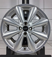 Laden Sie das Bild in den Galerie-Viewer, 1x Alufelge 17 Zoll 7.0" 4x100 48ET Glanz Silber 6791945 Mini R55 R56 Rim Wheel FEL9449585730ed