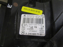 Laden Sie das Bild in den Galerie-Viewer, Frontscheinwerfer Mercedes-Benz W246 A2468207161 Links Scheinwerfer Headlight SCH6407336671up