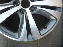 Laden Sie das Bild in den Galerie-Viewer, 1x Alufelge 17 Zoll 7.0&quot; 5x108 44ET 9677989977 Peugeot 308 Rim Wheel