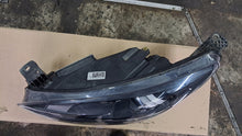Laden Sie das Bild in den Galerie-Viewer, Frontscheinwerfer Ford Focus MX7B-13E015-EB Links Scheinwerfer Headlight SCH1306579495wv