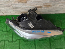 Load image into Gallery viewer, Frontscheinwerfer BMW X1 F48 7472220-02 LED Rechts Scheinwerfer Headlight SCH1263831066yo