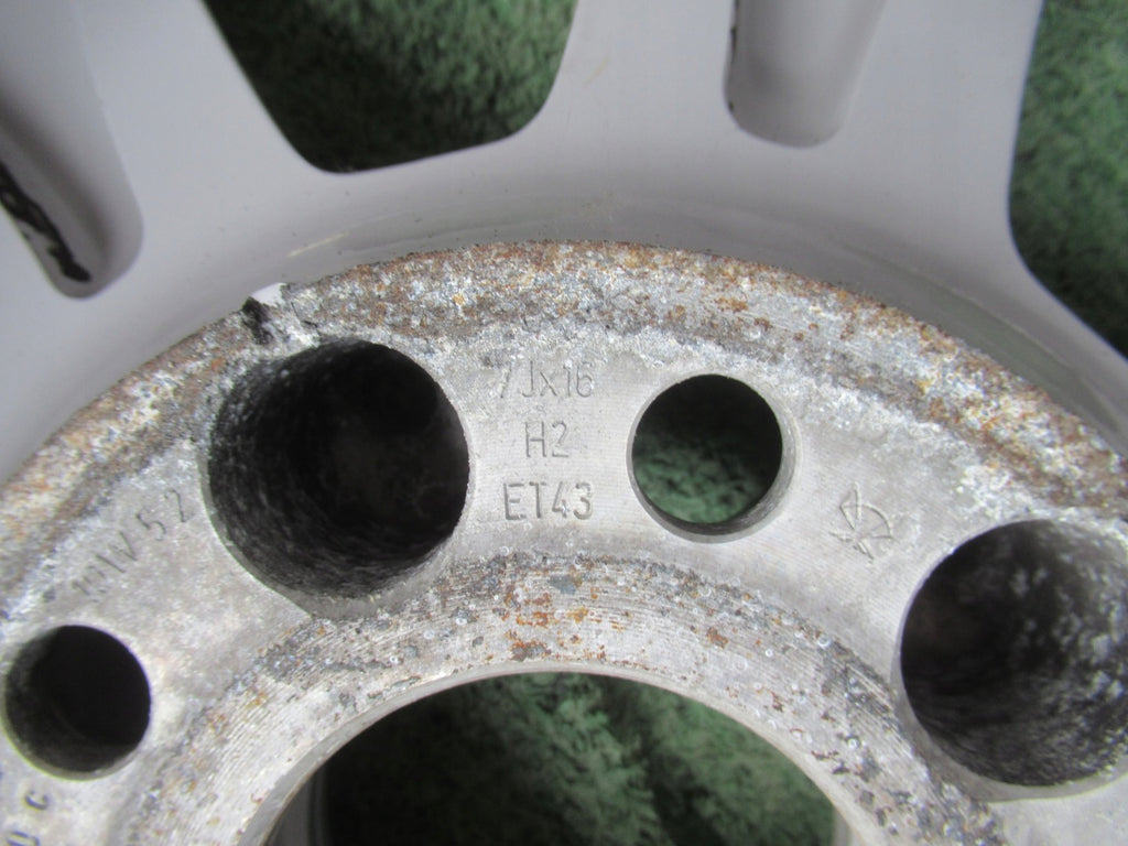1x Alufelge 16 Zoll 7.0" 5x112 43ET Glanz Silber A2044011102 Mercedes-Benz W204 FEL4795413930rz