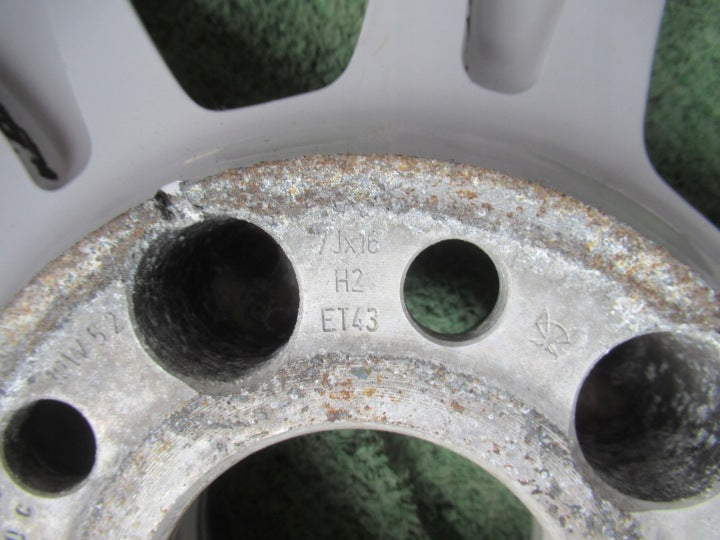 1x Alufelge 16 Zoll 7.0" 5x112 43ET Glanz Silber A2044011102 Mercedes-Benz W204 FEL4795413930rz