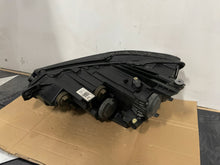 Laden Sie das Bild in den Galerie-Viewer, Frontscheinwerfer VW Passat B8 3G1941006C Rechts Scheinwerfer Headlight SCH9798244011bm