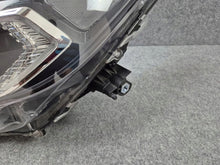 Laden Sie das Bild in den Galerie-Viewer, Frontscheinwerfer Toyota Rav V 4 LED Links Scheinwerfer Headlight SCH5264384814ds