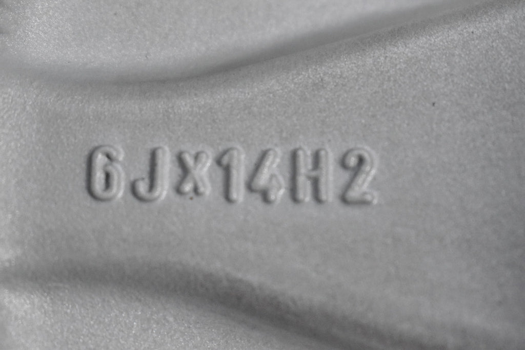 1x Alufelge 14 Zoll 6.0" 5x114.3 45ET Glanz Silber PZ405-50677Z Toyota Picnic