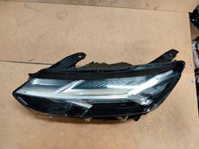 Laden Sie das Bild in den Galerie-Viewer, Frontscheinwerfer Dacia Sandero III Logan 260605914R LED Links Headlight