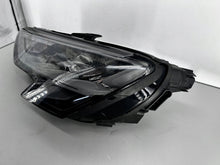 Laden Sie das Bild in den Galerie-Viewer, Frontscheinwerfer Audi A3 8Y0941011 LED Ein Stück (Rechts oder Links) Headlight