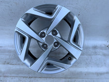 Load image into Gallery viewer, 1x Alufelge 15 Zoll 6.0&quot; 4x100 48ET Glanz Silber 52910-K7100 Hyundai I10 III I20