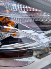 Load image into Gallery viewer, Frontscheinwerfer Renault Trafic III 260105469R LED Rechts Headlight