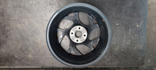 Laden Sie das Bild in den Galerie-Viewer, 1x Alufelge 17 Zoll 7.5" 4x108 Glanz K1BJ-B1A Ford Fiesta Rim Wheel FEL9848122477jh