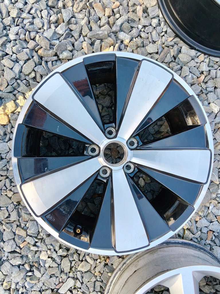 1x Alufelge 18 Zoll 8.0" 5x112 48ET Glanz Schwarz 5C0601025AK VW I Rim Wheel FEL5202338650mv