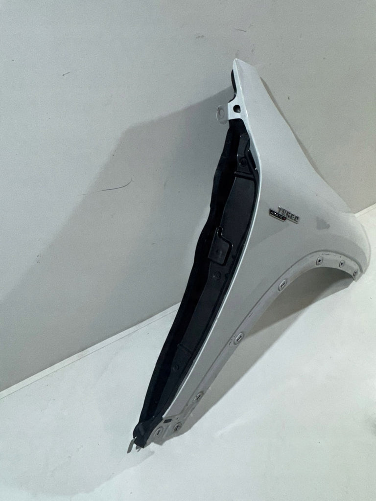 Kotflügel Mercedes-Benz Gla H247 A2478811200 A2478891700 62-052 Vorne Rechts