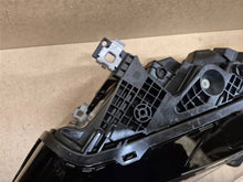 Laden Sie das Bild in den Galerie-Viewer, Frontscheinwerfer Mercedes-Benz Cla A1749064102 A1749064102001 Links Headlight SCH7264789258ya