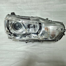 Load image into Gallery viewer, Frontscheinwerfer Mitsubishi Lancer VIII I P8924 FALSE Scheinwerfer Headlight SCH8762444122yt